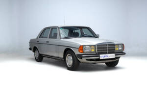 Image 4/25 of Mercedes-Benz 300 D (1985)