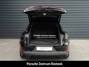Imagen 32/34 de Porsche Cayenne Coupé E-Hybrid (2025)
