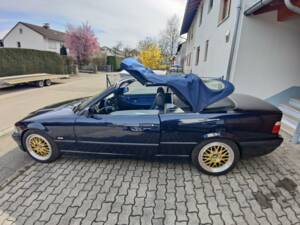 Bild 5/8 von BMW 328i (1999)