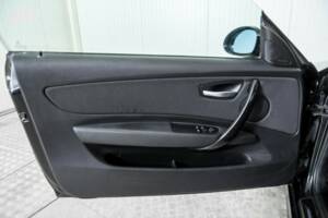 Image 34/50 of BMW 125i (2008)