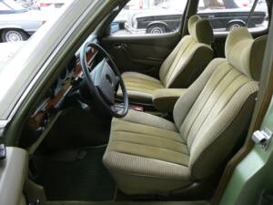 Immagine 9/21 di Mercedes-Benz 350 SE (1977)