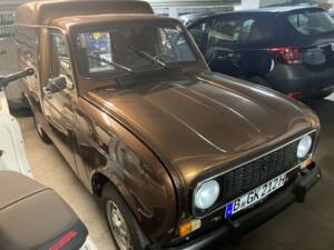 Afbeelding 10/44 van Renault R 4 F6 (1985)