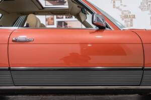 Image 24/89 of Mercedes-Benz 500 SLC (1980)