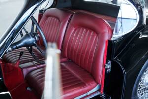 Image 23/47 de Jaguar XK 120 FHC (1954)
