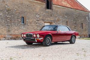 Image 1/16 of Jaguar XJ 6 C 4.2 (1975)