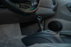 Image 38/50 of Porsche Boxster (1997)