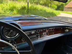Bild 28/29 von Mercedes-Benz 280 SE 3,5 (1970)