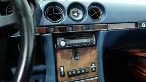 Image 13/42 de Mercedes-Benz 560 SL (1988)