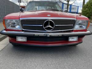 Imagen 3/11 de Mercedes-Benz 560 SL (1988)