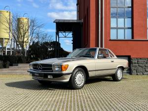 Immagine 1/37 di Mercedes-Benz 560 SL (1987)