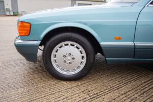 Image 23/31 de Mercedes-Benz 420 SEC (1990)