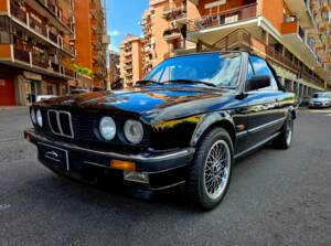 Image 1/31 of BMW 320i (1988)