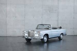 Image 4/49 of Mercedes-Benz 220 SE b (1962)