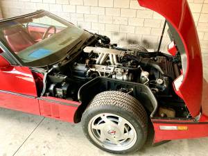 Bild 18/32 von Chevrolet Corvette Convertible (1988)