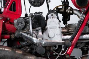 Image 46/50 de Moto Guzzi 250 SS (1950)