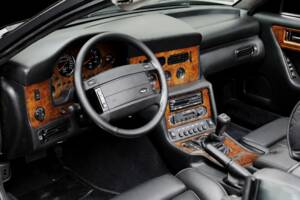Immagine 9/17 di Aston Martin Virage Volante (1994)