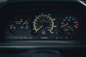 Image 13/15 of Mercedes-Benz E 420 (1995)