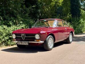 Image 2/48 of Alfa Romeo Giulia 1600 GT Junior (1972)