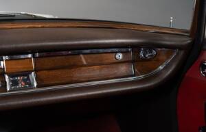 Bild 29/31 von Mercedes-Benz 230 S Universal (1967)