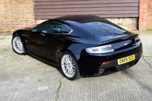 Afbeelding 50/50 van Aston Martin V8 Vantage (2009)
