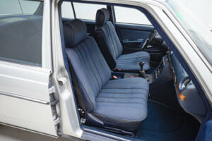 Image 11/25 of Mercedes-Benz 300 D (1985)