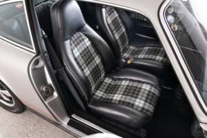 Image 40/50 de Porsche 911 Carrera 2.7 (US) (1974)