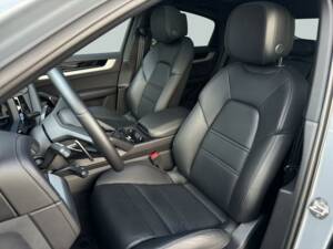 Bild 5/8 von Porsche Cayenne Coupé E-Hybrid (2024)