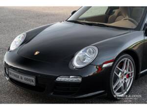 Image 17/26 of Porsche 911 Carrera (2010)