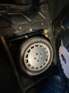 Bild 30/66 von Mercedes-Benz 190 E 2.3-16V (1986)