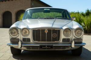 Image 11/50 de Jaguar XJ 6 4.2 (1970)