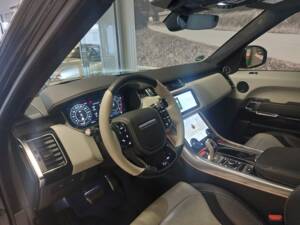 Image 16/26 of Land Rover Range Rover Sport SVR (2021)