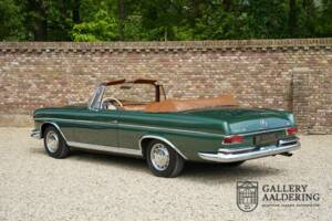 Afbeelding 13/50 van Mercedes-Benz 220 SE b (1964)