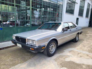 Image 5/47 de Maserati Quattroporte 4200 (1981)