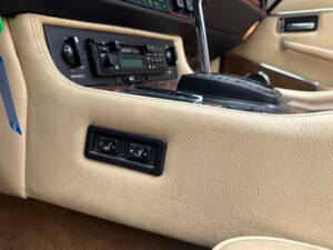 Image 25/64 of Jaguar XJ-S Convertible (1989)