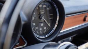 Image 23/54 of Alfa Romeo Giulia GT 1300 Junior (1972)