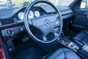 Bild 31/50 von Mercedes-Benz 300 CE-24 3.4 AMG (1993)