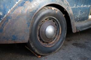 Image 17/134 of Ford V8 (1937)