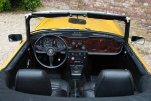 Image 48/50 of Triumph TR 6 (1971)