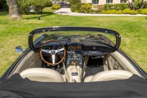 Image 33/40 de Lamborghini 400 GT (1967)