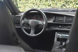 Immagine 28/40 di Porsche 944 (1985)