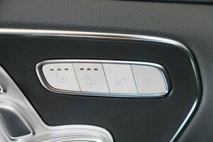 Image 40/50 de Mercedes-Benz V 300 d (2025)