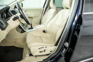 Image 33/50 de Volvo XC60 D3 (2017)