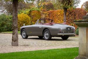 Afbeelding 26/29 van Aston Martin DB 2&#x2F;4 Mk II DHC (1956)