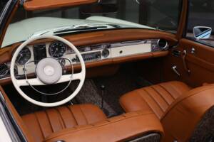 Imagen 33/50 de Mercedes-Benz 230 SL (1965)