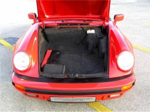 Image 13/26 de Porsche 911 Speedster 3.2 (1989)