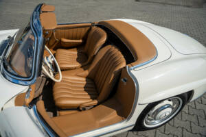 Image 18/38 of Mercedes-Benz 300 SL Roadster (1961)