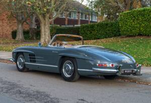 Image 4/25 de Mercedes-Benz 300 SL Roadster (1961)