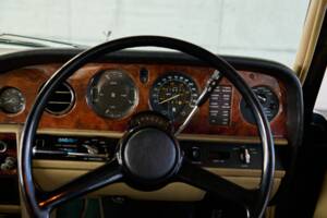 Imagen 45/50 de Rolls-Royce Silver Shadow II (1977)