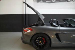 Image 18/50 of Porsche Boxster Spyder (2016)