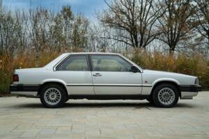 Image 12/50 de Volvo 780 Bertone 2.4 TD (1987)